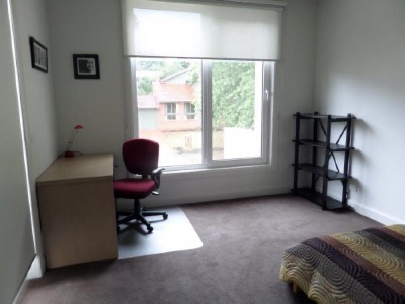 Glen Iris, VIC - $310