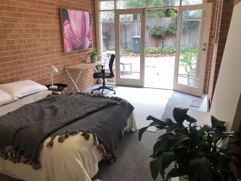 Canterbury, VIC - $260