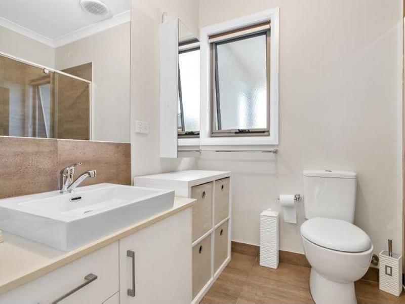 Thomastown, VIC - $300