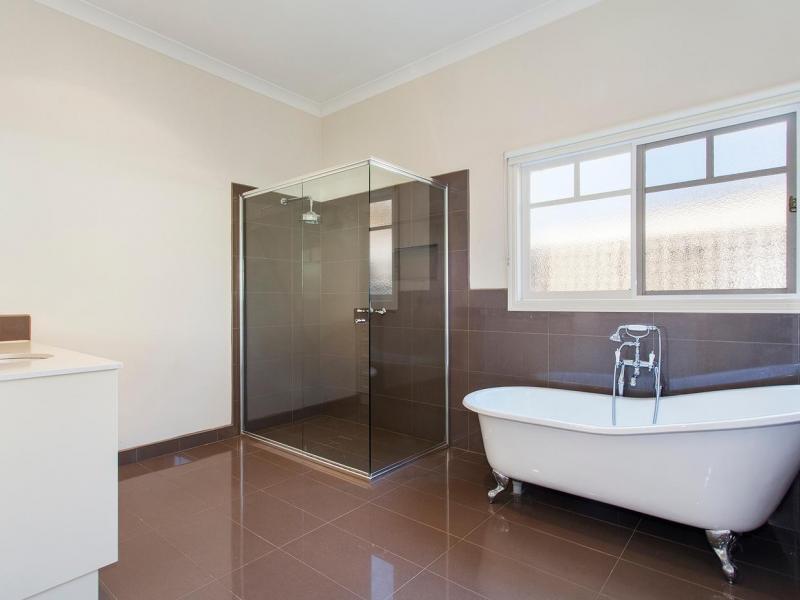 Hughesdale, VIC - $330