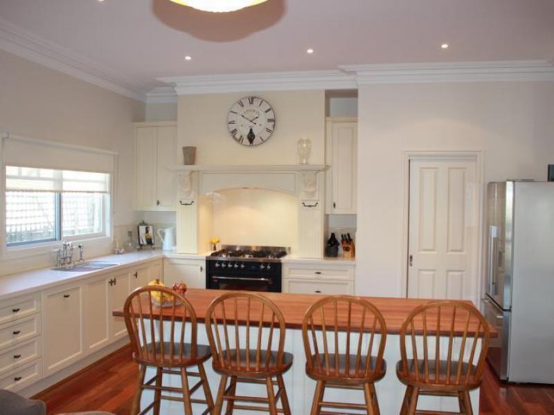 Hughesdale, VIC - $330