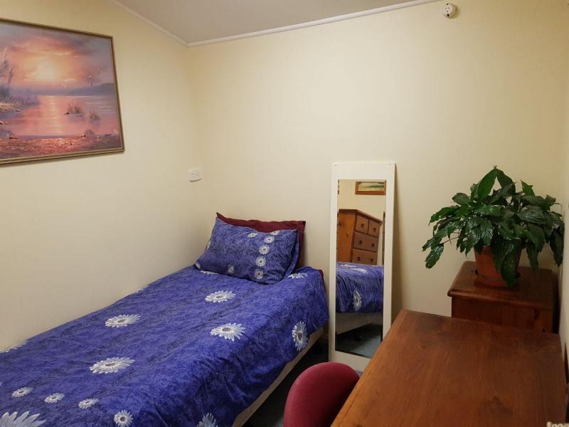 Holt, Australia Homestay