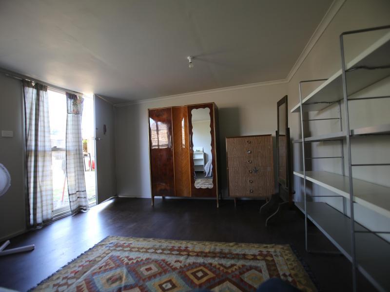 Heidelberg West, VIC - $210