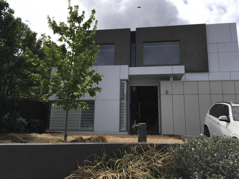 Glen Iris, VIC - $420