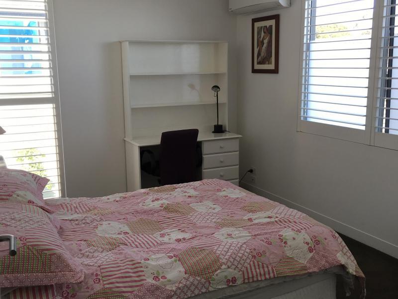 Glen Iris, VIC - $420