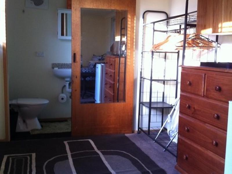 Yarraville, VIC - $310