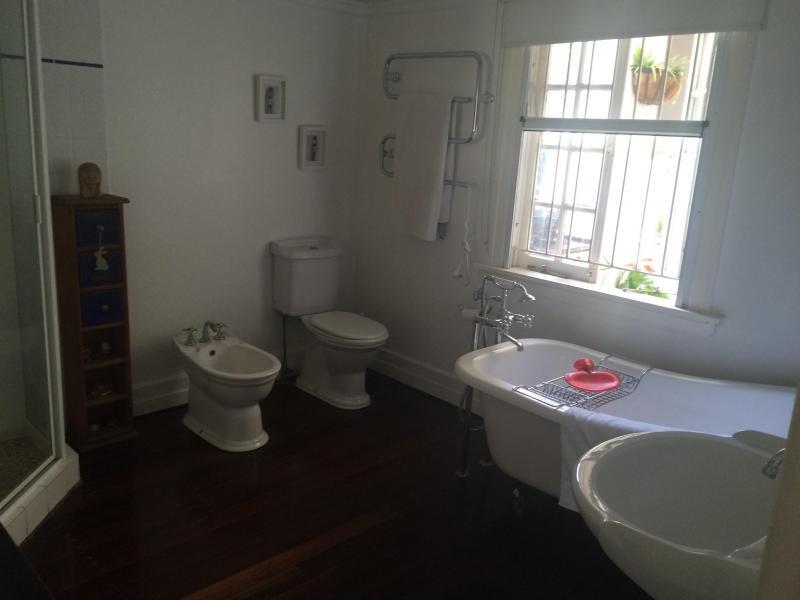 Coorparoo, QLD - $360