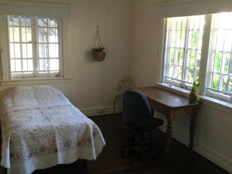 Coorparoo, QLD - $360