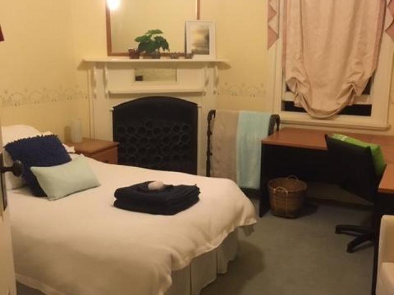 Hawthorn East, VIC - $420