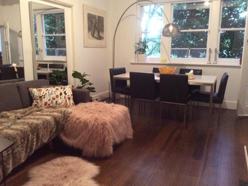 St Kilda East, VIC - $210