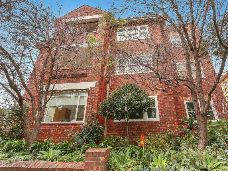 St Kilda East, VIC - $210