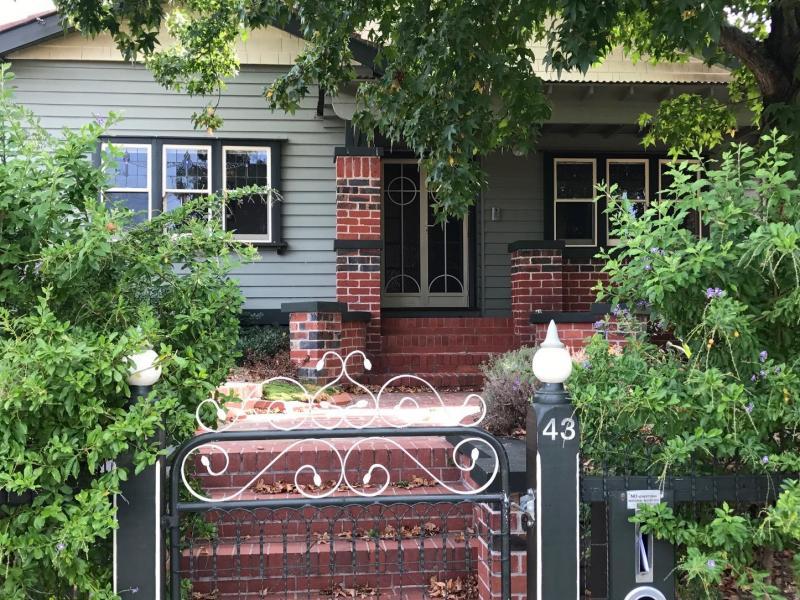 McKinnon, VIC - $310