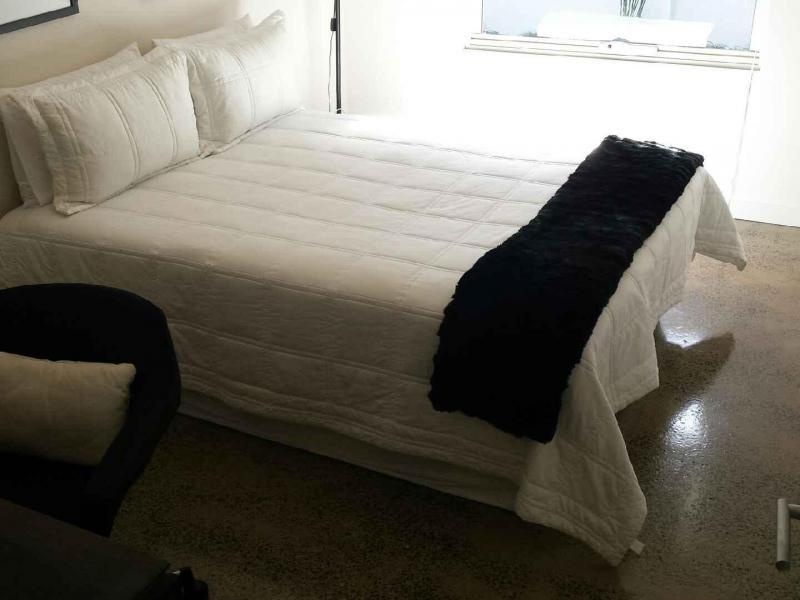 Heidelberg West, VIC - $260