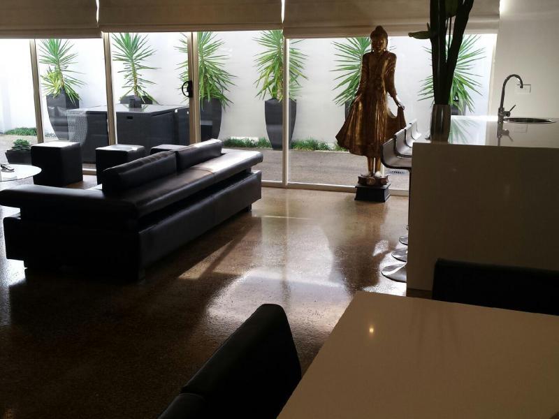 Heidelberg West, VIC - $260