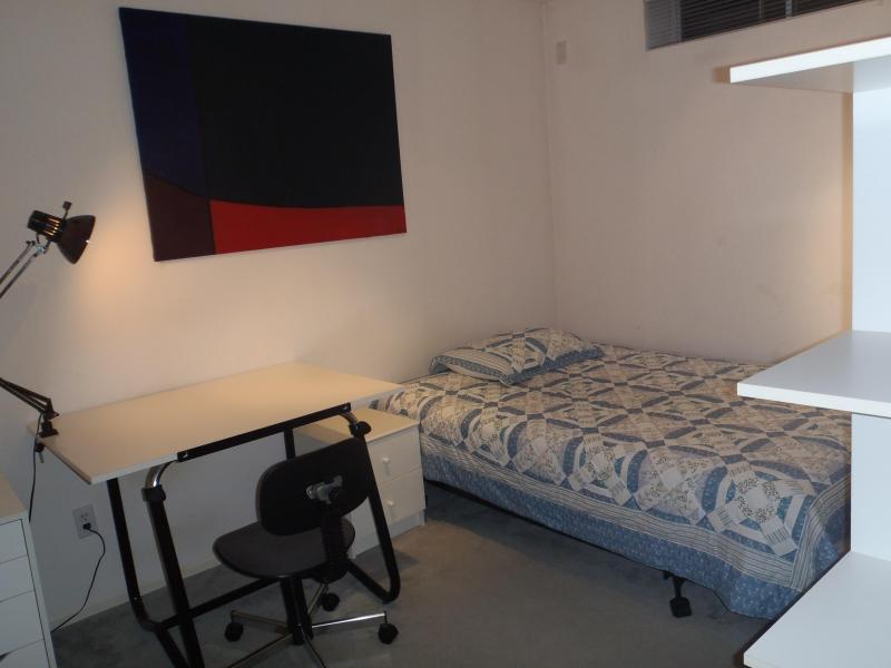 Vancouver, BC - $420