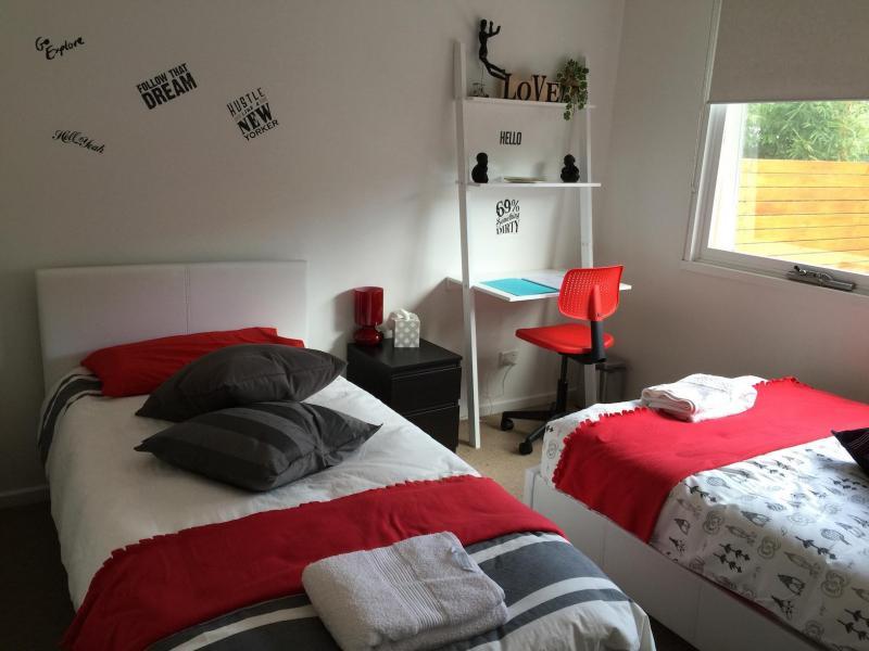 Bentleigh East, VIC - $310