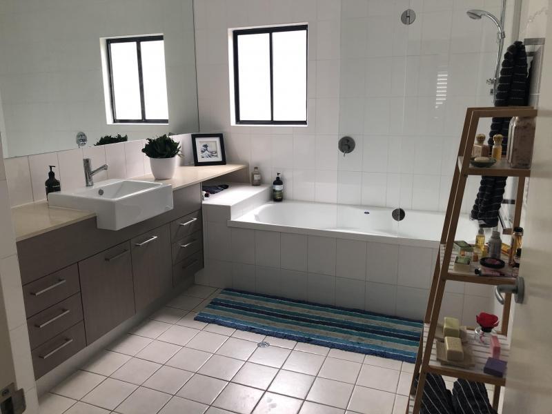 Bulimba, QLD - $280