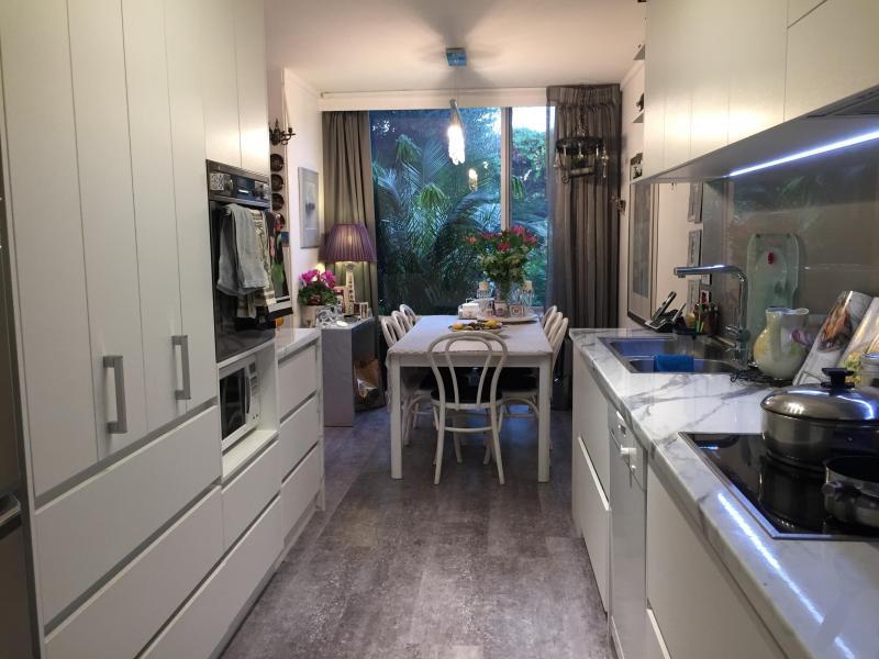 South Yarra, VIC - $350