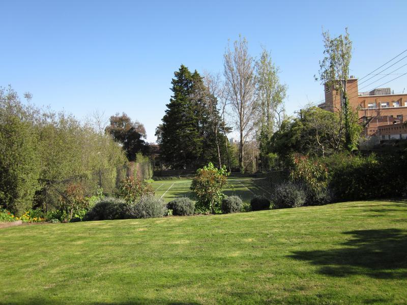 South Yarra, VIC - $350