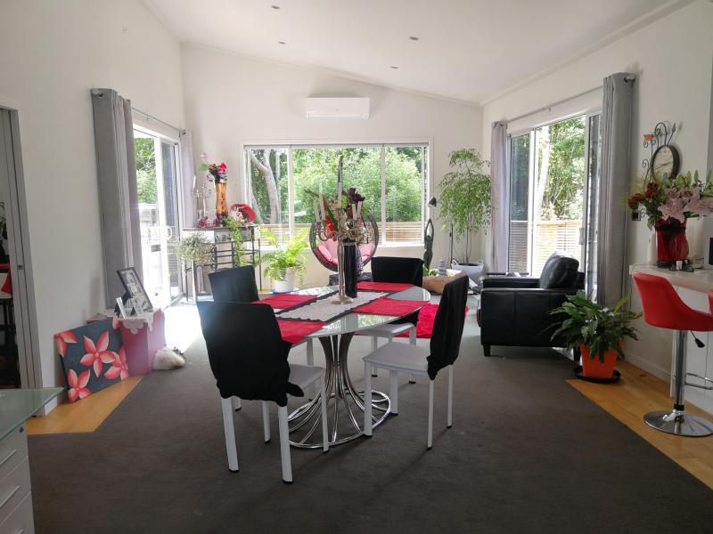 Hamilton, Waikato - $140