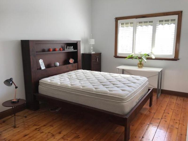 Yarraville, VIC - $310