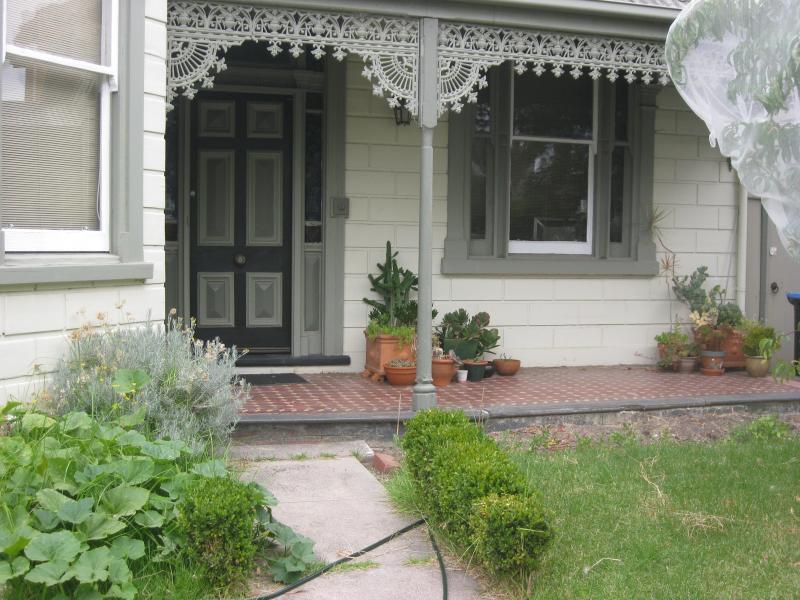 Armadale, VIC - $340